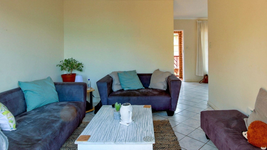 To Let 2 Bedroom Property for Rent in Faerie Glen Gauteng