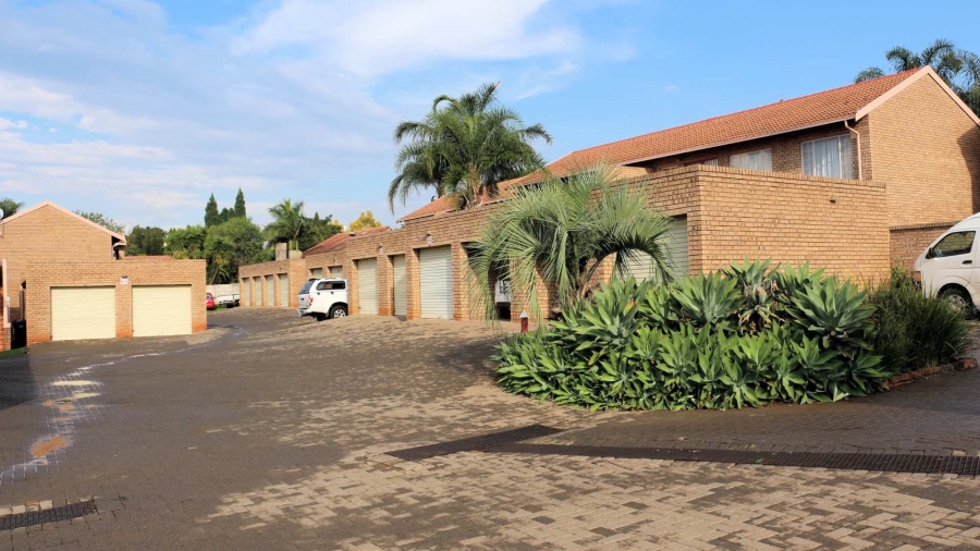 To Let 2 Bedroom Property for Rent in Faerie Glen Gauteng