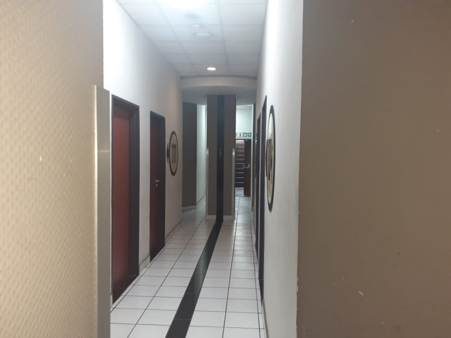 To Let 1 Bedroom Property for Rent in Braamfontein Gauteng