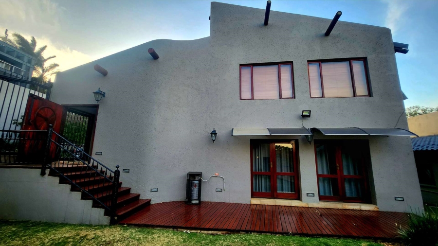 6 Bedroom Property for Sale in Glenvista Gauteng