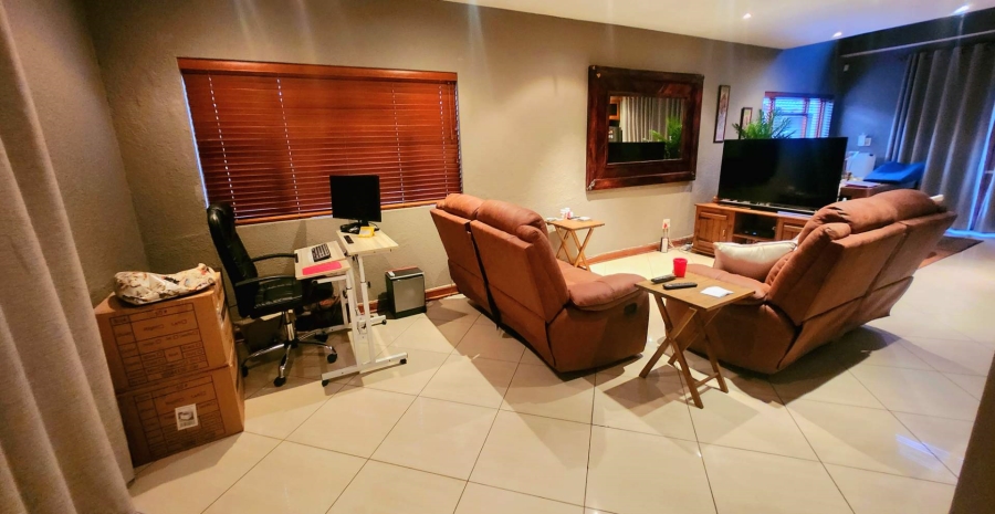 6 Bedroom Property for Sale in Glenvista Gauteng