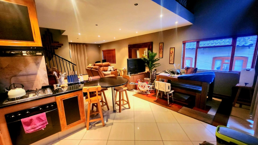 6 Bedroom Property for Sale in Glenvista Gauteng