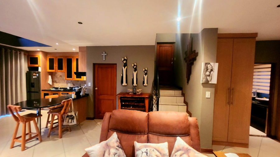 6 Bedroom Property for Sale in Glenvista Gauteng