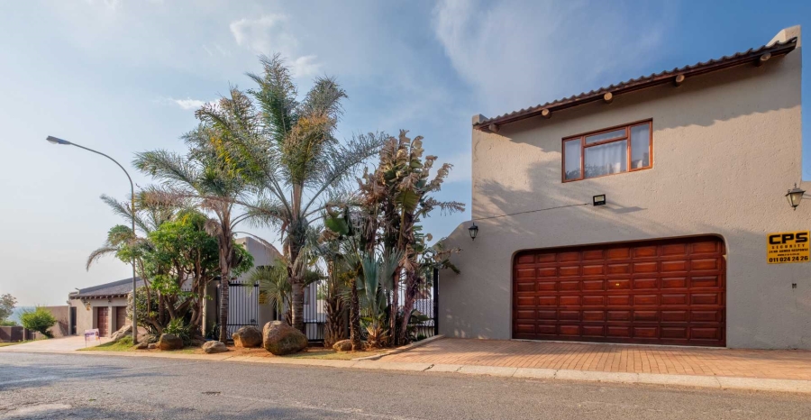 6 Bedroom Property for Sale in Glenvista Gauteng