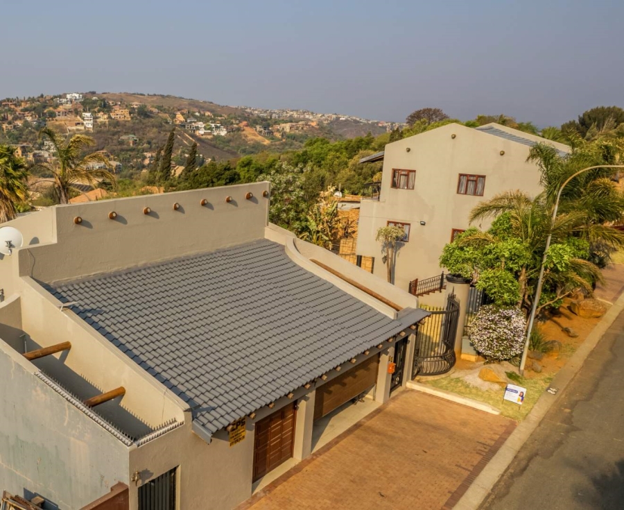 6 Bedroom Property for Sale in Glenvista Gauteng