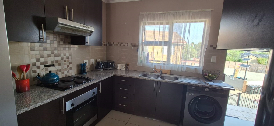 2 Bedroom Property for Sale in Brackendowns Gauteng