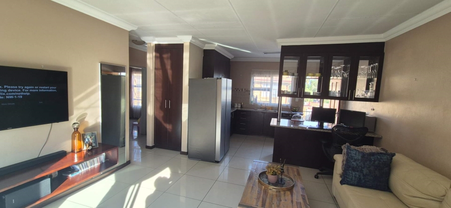 2 Bedroom Property for Sale in Brackendowns Gauteng