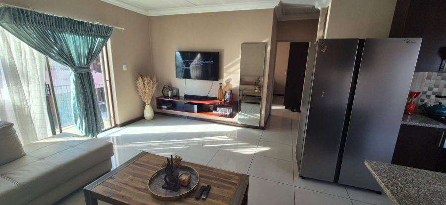 2 Bedroom Property for Sale in Brackendowns Gauteng