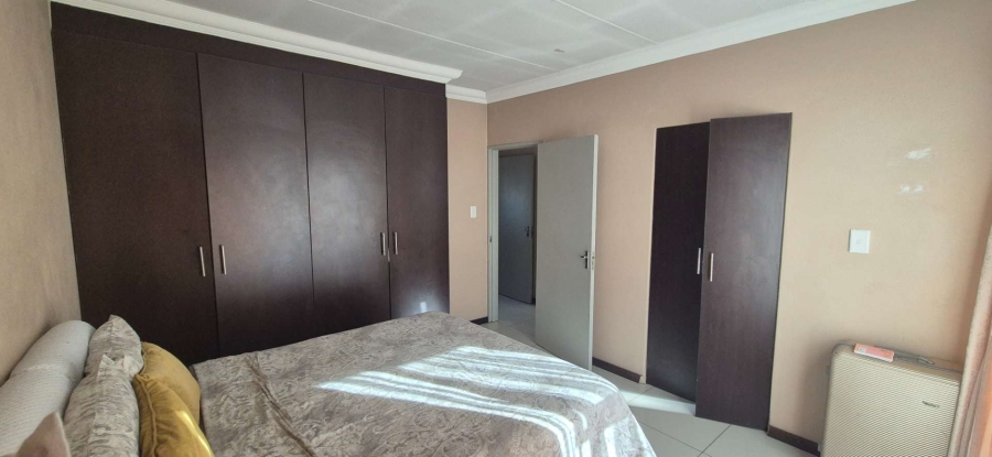 2 Bedroom Property for Sale in Brackendowns Gauteng