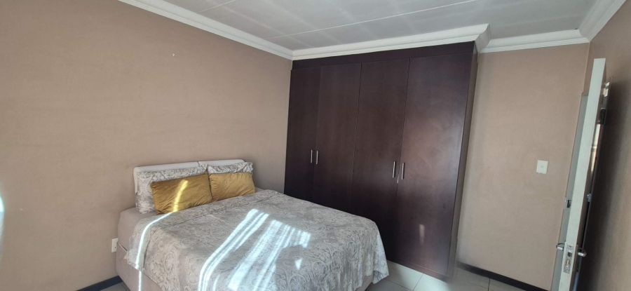 2 Bedroom Property for Sale in Brackendowns Gauteng