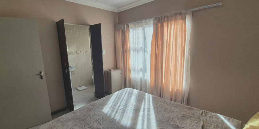 2 Bedroom Property for Sale in Brackendowns Gauteng