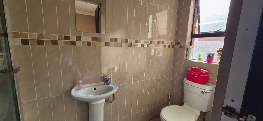 2 Bedroom Property for Sale in Brackendowns Gauteng