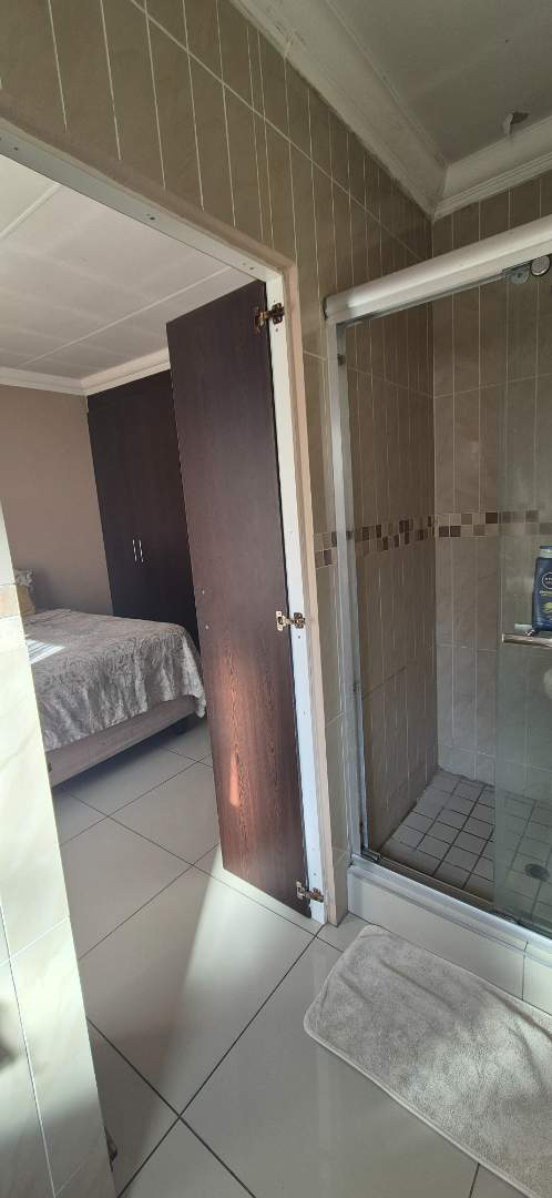 2 Bedroom Property for Sale in Brackendowns Gauteng