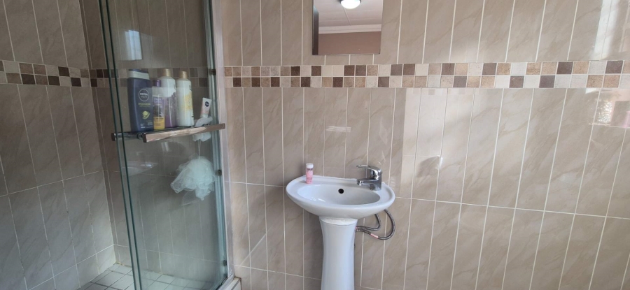 2 Bedroom Property for Sale in Brackendowns Gauteng