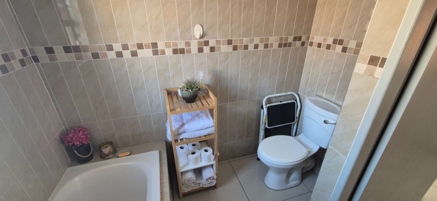 2 Bedroom Property for Sale in Brackendowns Gauteng