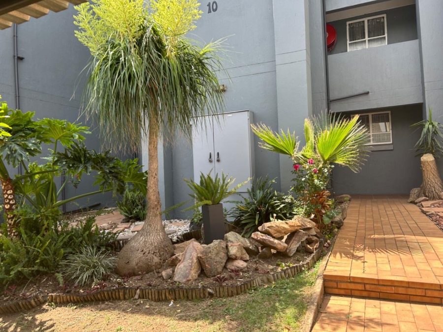 2 Bedroom Property for Sale in Verwoerdpark Gauteng