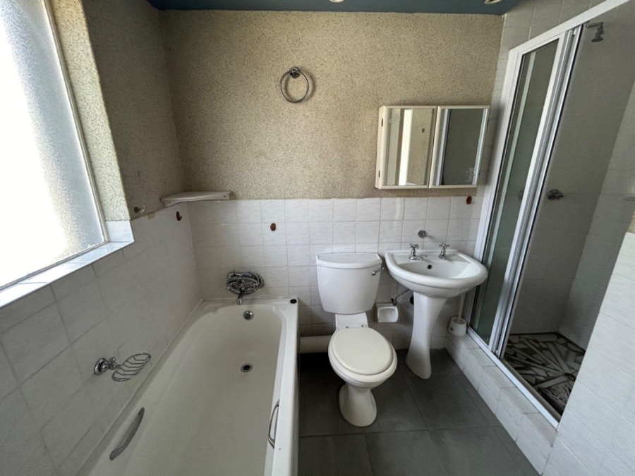 2 Bedroom Property for Sale in Verwoerdpark Gauteng