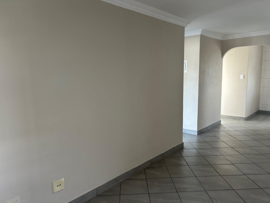 2 Bedroom Property for Sale in Verwoerdpark Gauteng