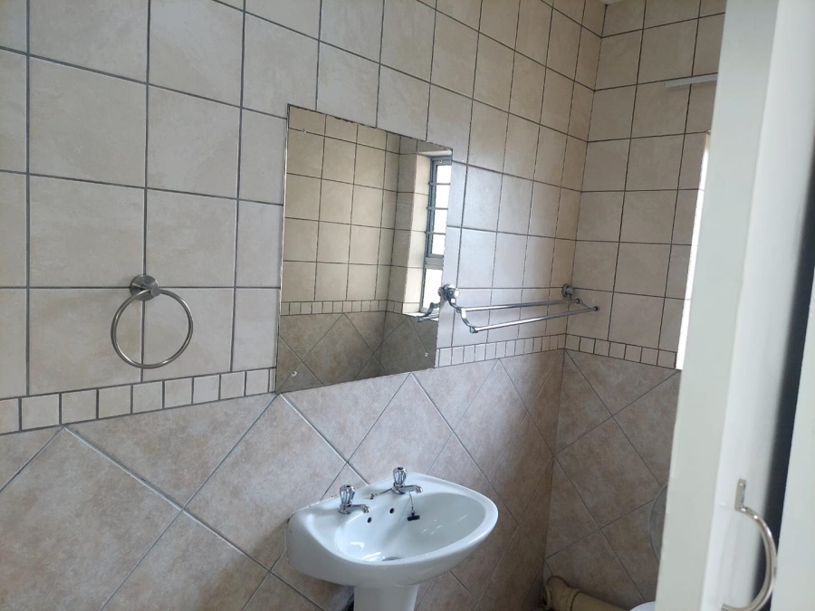 2 Bedroom Property for Sale in Silver Lakes Gauteng