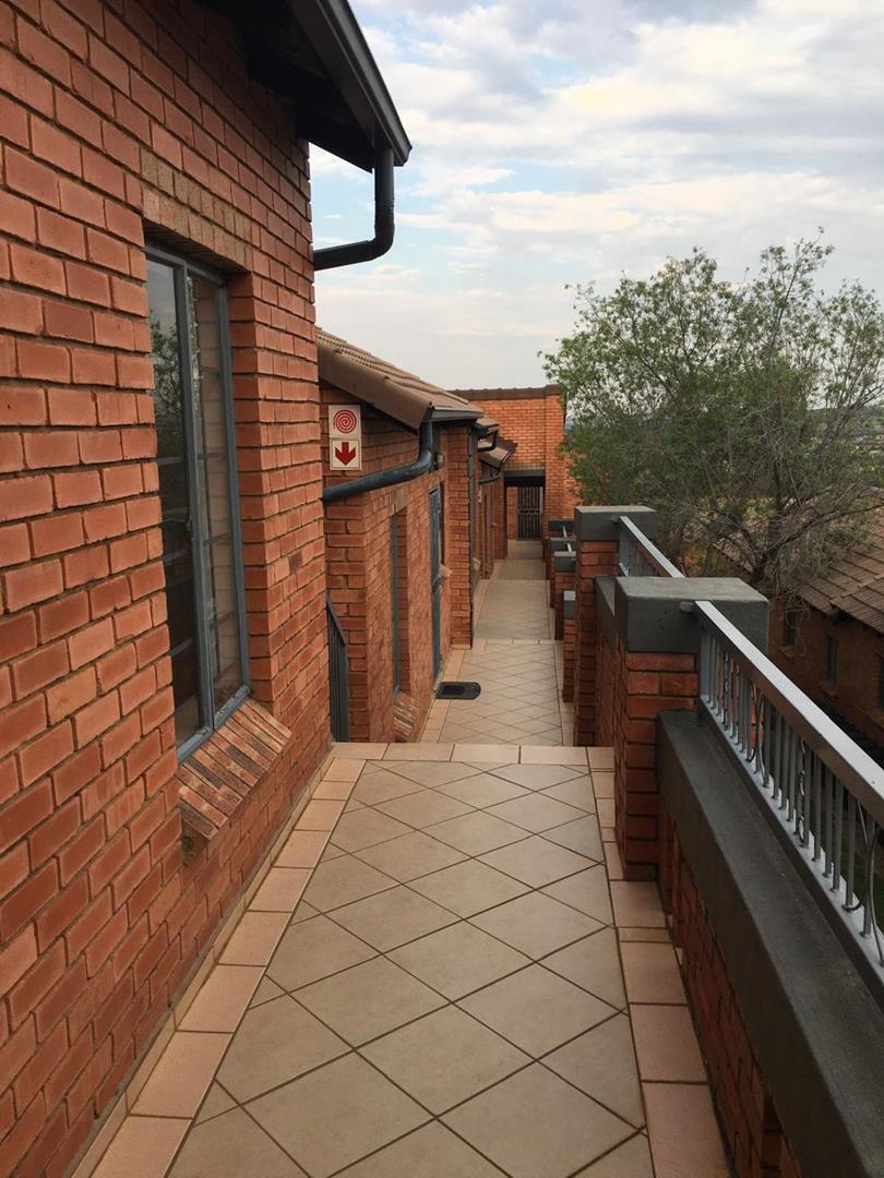 2 Bedroom Property for Sale in Mooikloof Ridge Gauteng