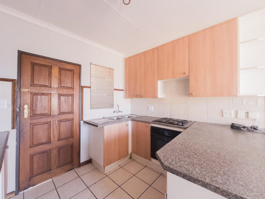 To Let 2 Bedroom Property for Rent in Equestria Gauteng