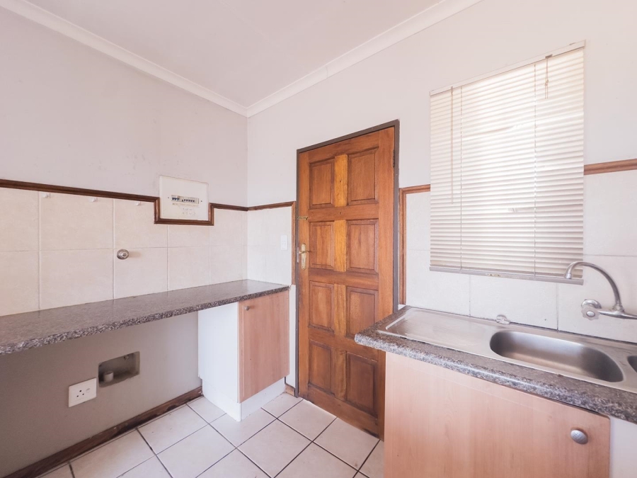 To Let 2 Bedroom Property for Rent in Equestria Gauteng