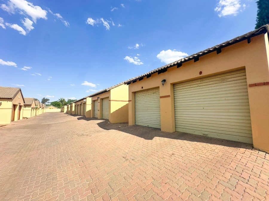 To Let 2 Bedroom Property for Rent in Equestria Gauteng