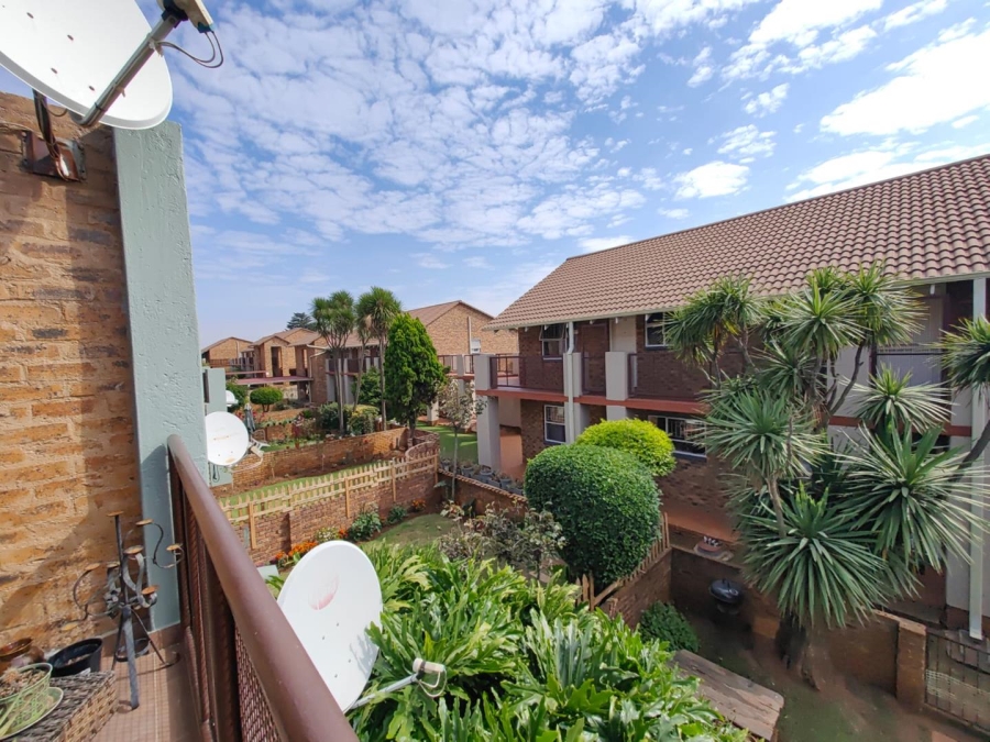 To Let 2 Bedroom Property for Rent in Ravenswood Gauteng