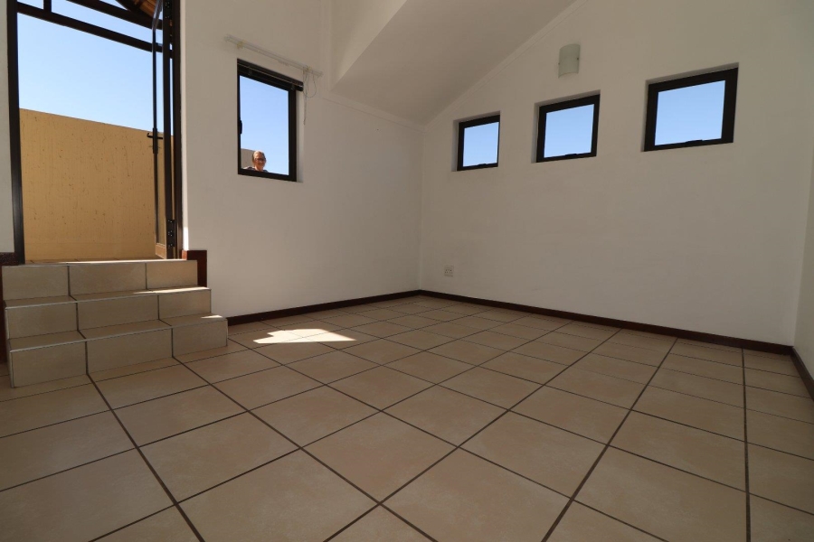 1 Bedroom Property for Sale in Bryanston Gauteng