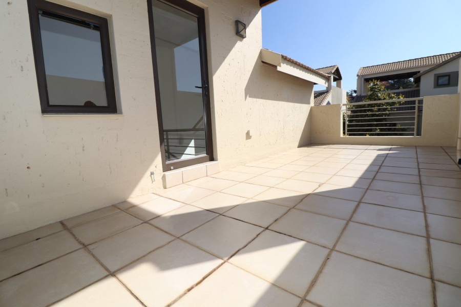 1 Bedroom Property for Sale in Bryanston Gauteng