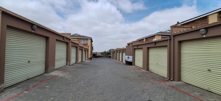 2 Bedroom Property for Sale in Farrar Park Gauteng