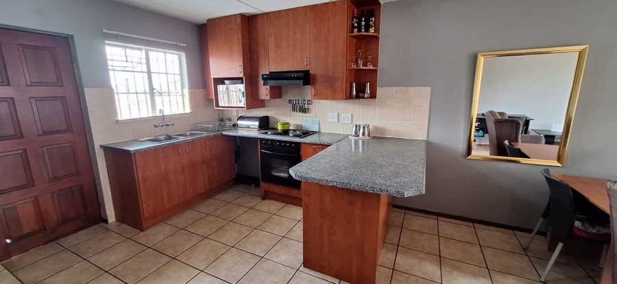 2 Bedroom Property for Sale in Farrar Park Gauteng