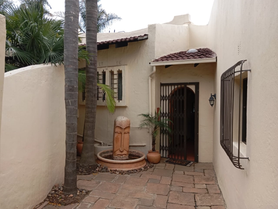 5 Bedroom Property for Sale in Helderkruin Gauteng