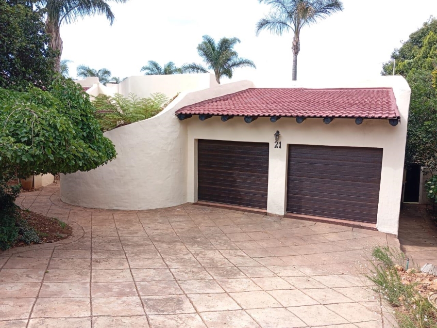 5 Bedroom Property for Sale in Helderkruin Gauteng