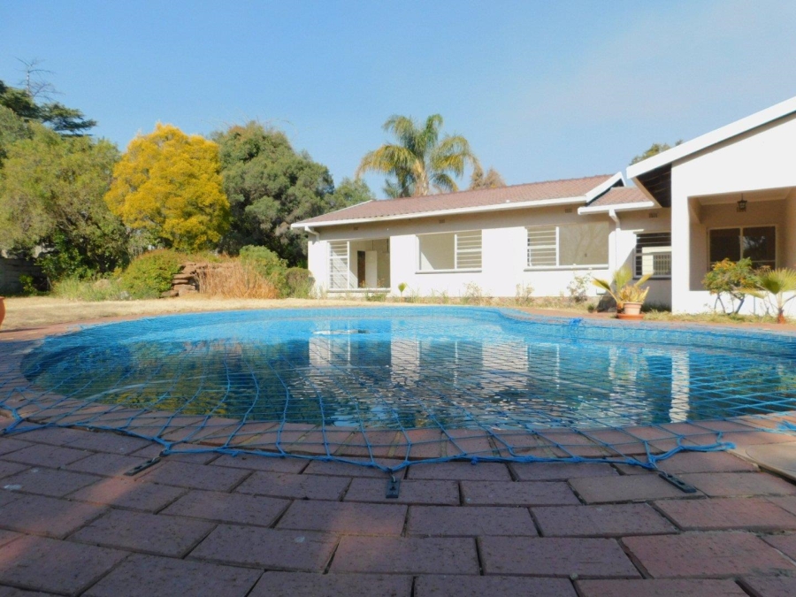 To Let 4 Bedroom Property for Rent in Bryanston Gauteng