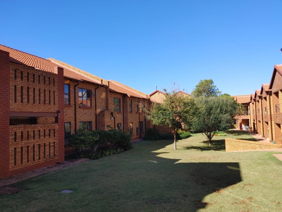 1 Bedroom Property for Sale in Willow Park Manor Gauteng