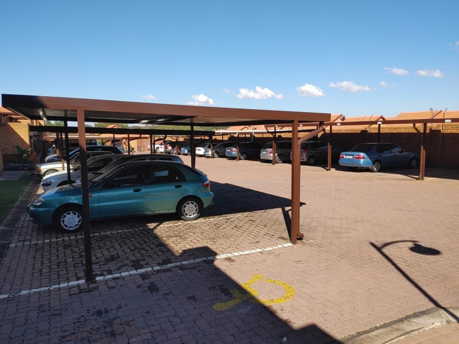 1 Bedroom Property for Sale in Willow Park Manor Gauteng