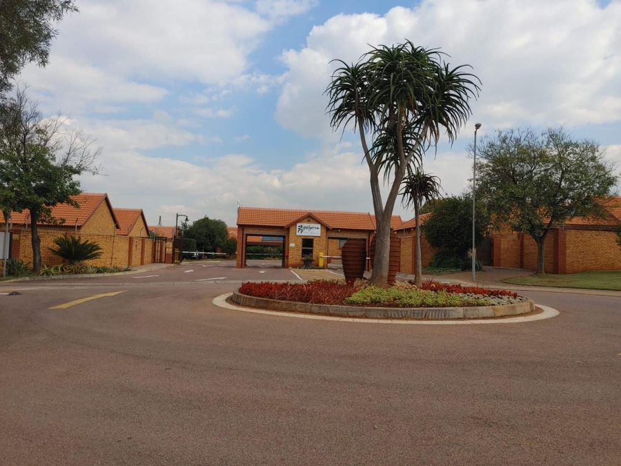 1 Bedroom Property for Sale in Willow Park Manor Gauteng