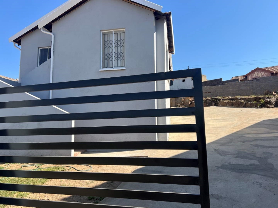 3 Bedroom Property for Sale in Roodekop Gauteng