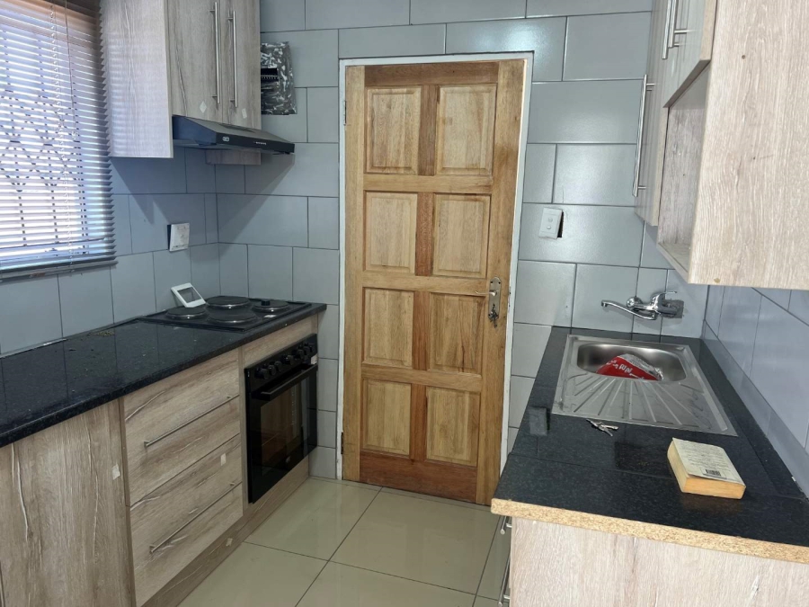 3 Bedroom Property for Sale in Roodekop Gauteng