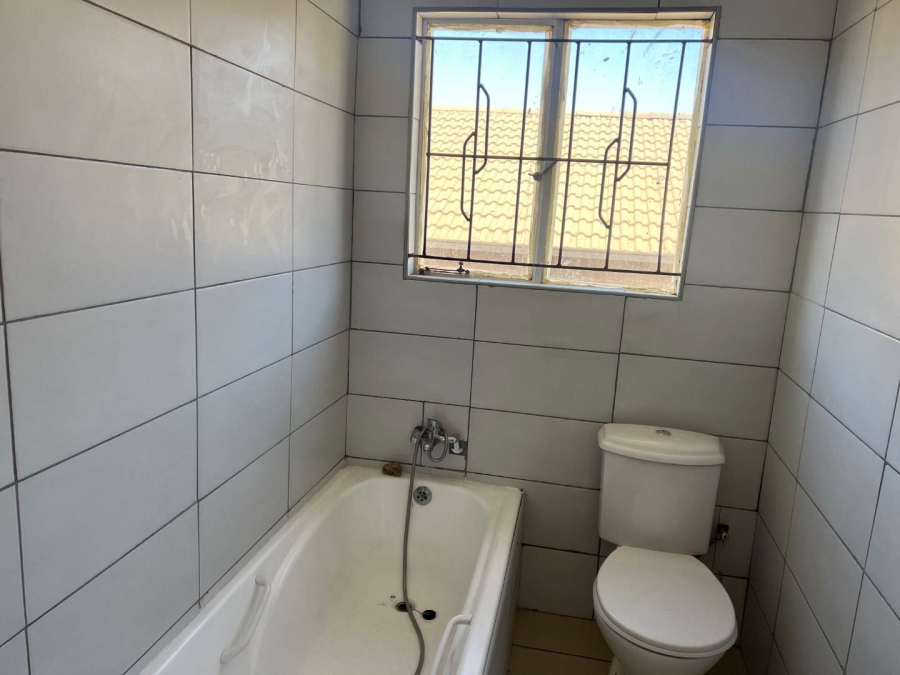 3 Bedroom Property for Sale in Roodekop Gauteng