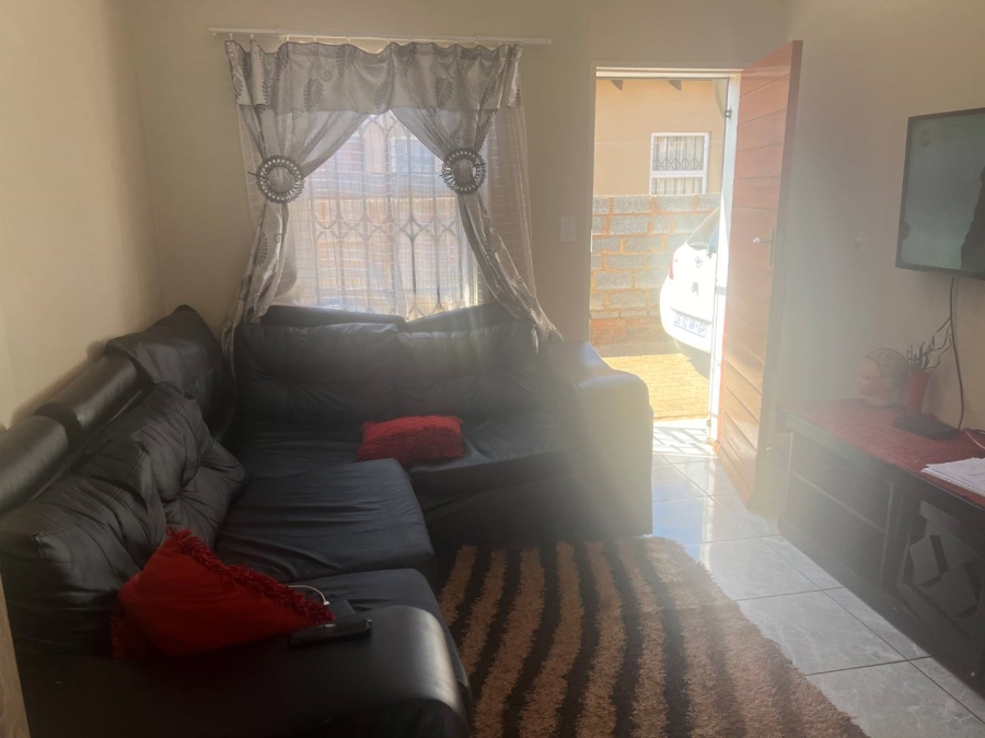 2 Bedroom Property for Sale in Lehae Gauteng