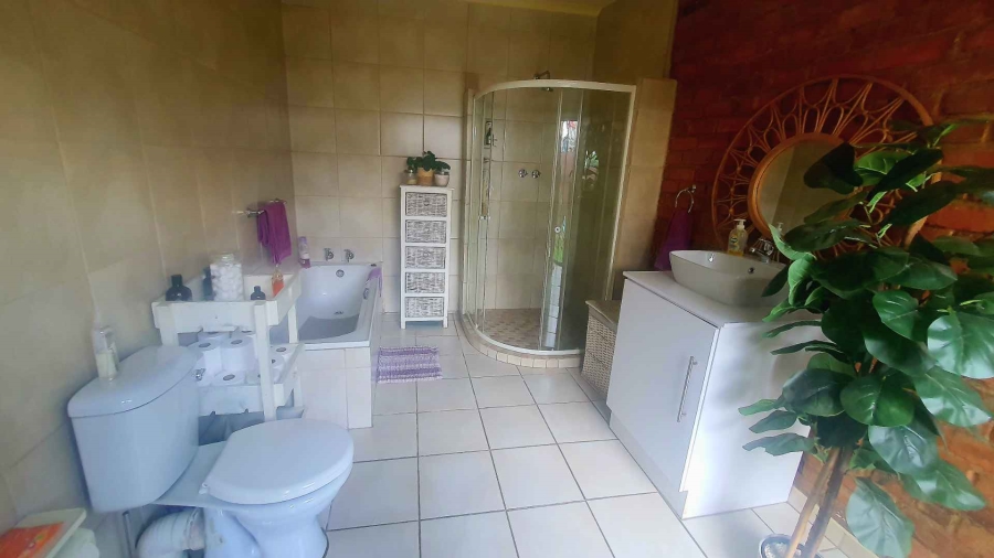 4 Bedroom Property for Sale in South Crest Gauteng