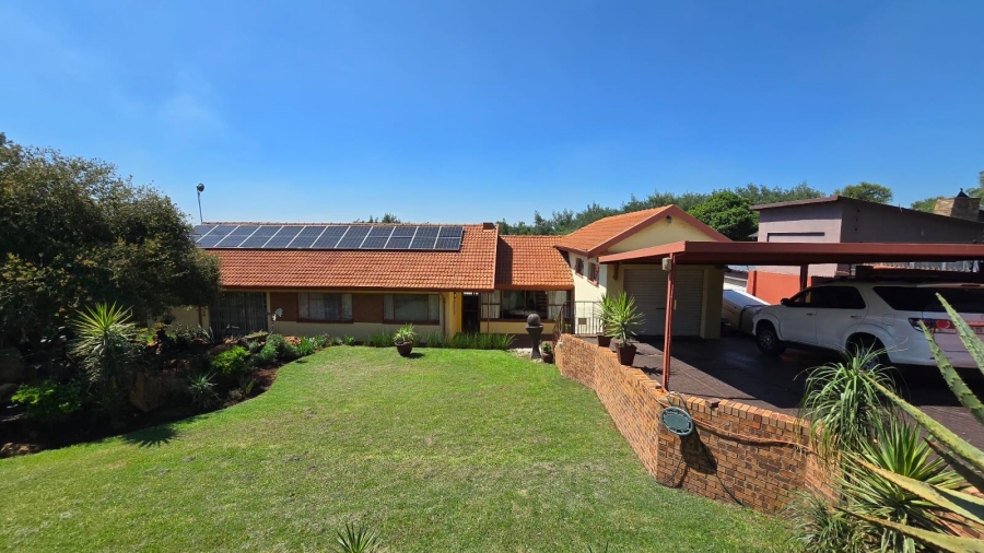 4 Bedroom Property for Sale in South Crest Gauteng