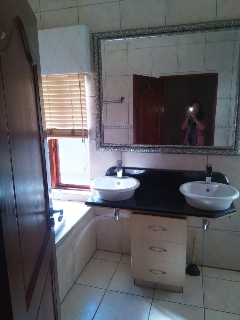 3 Bedroom Property for Sale in Beyerspark Gauteng