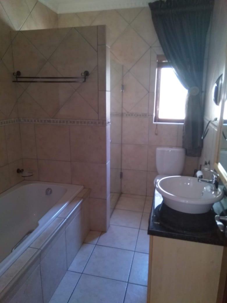 3 Bedroom Property for Sale in Beyerspark Gauteng