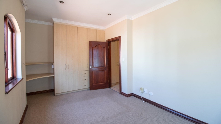 3 Bedroom Property for Sale in Beyerspark Gauteng