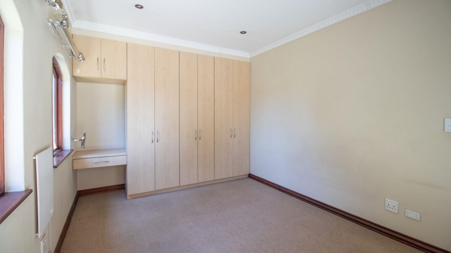 3 Bedroom Property for Sale in Beyerspark Gauteng