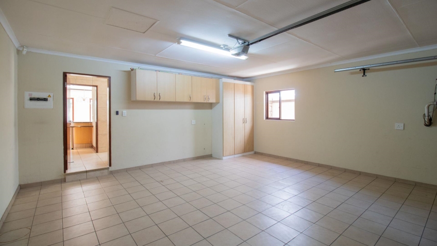 3 Bedroom Property for Sale in Beyerspark Gauteng