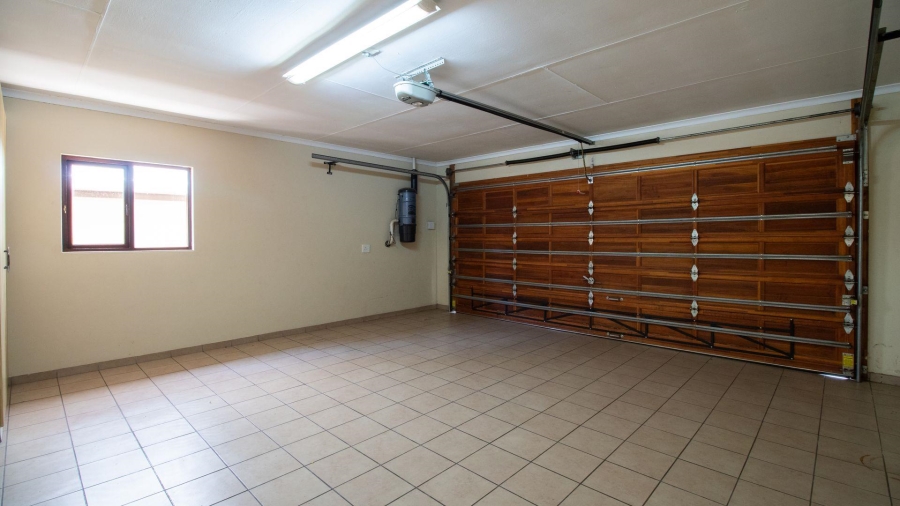 3 Bedroom Property for Sale in Beyerspark Gauteng